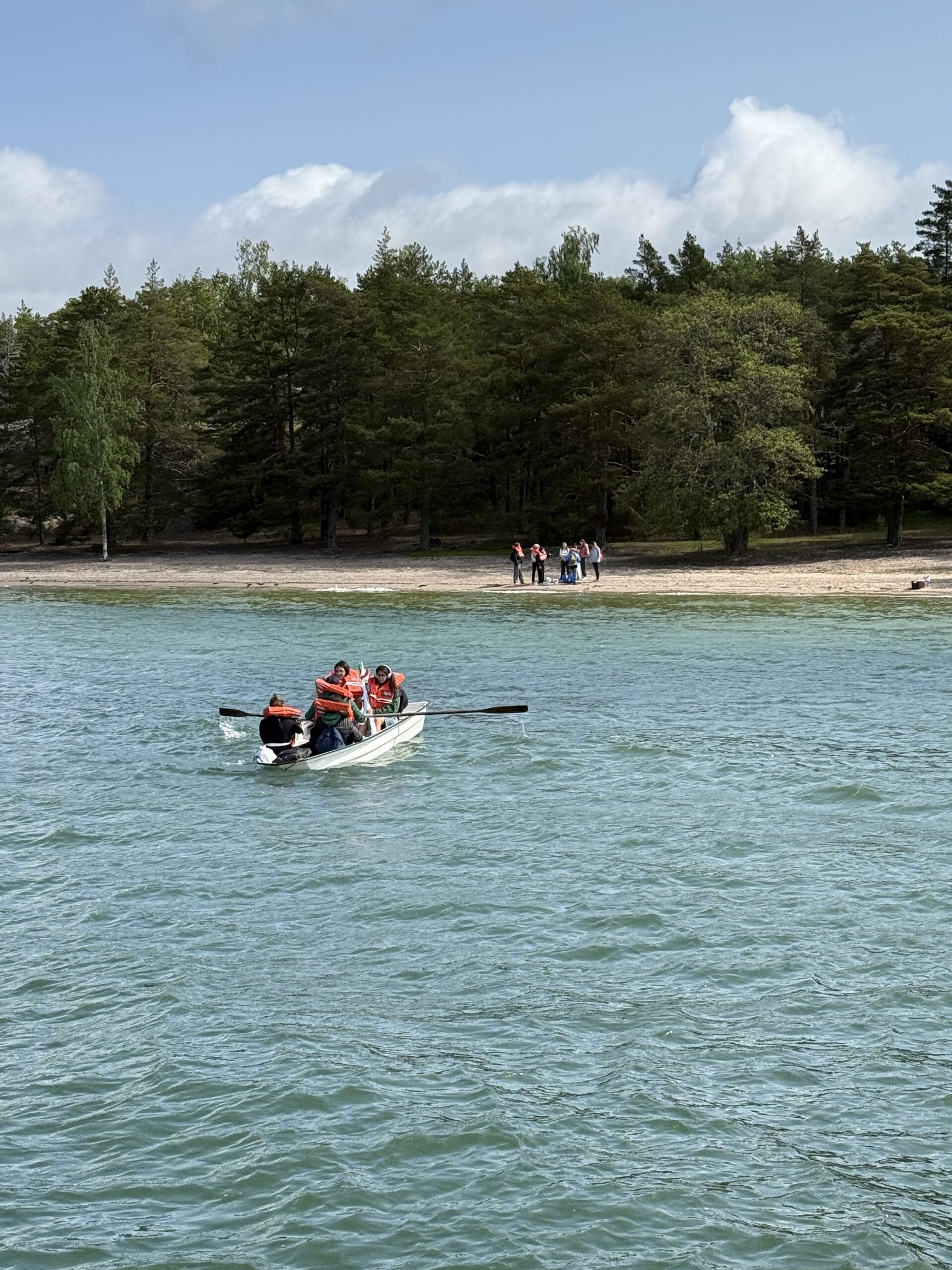 Haku osaan kesälukioista päättymässä